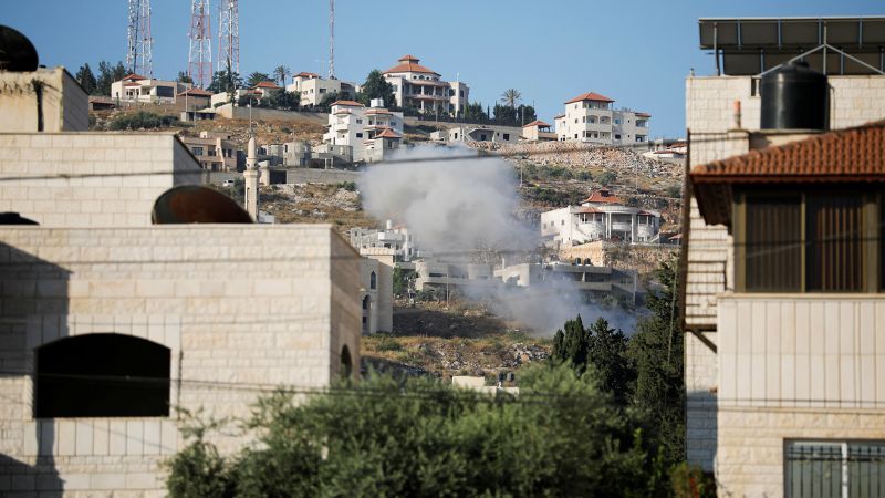 Huge firefight erupts as Israeli forces raid Jenin, 3 Palestinians dead