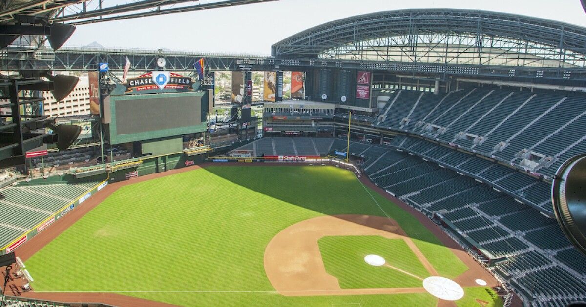 Chase Field power outage prompts D-backs, Guardians delay