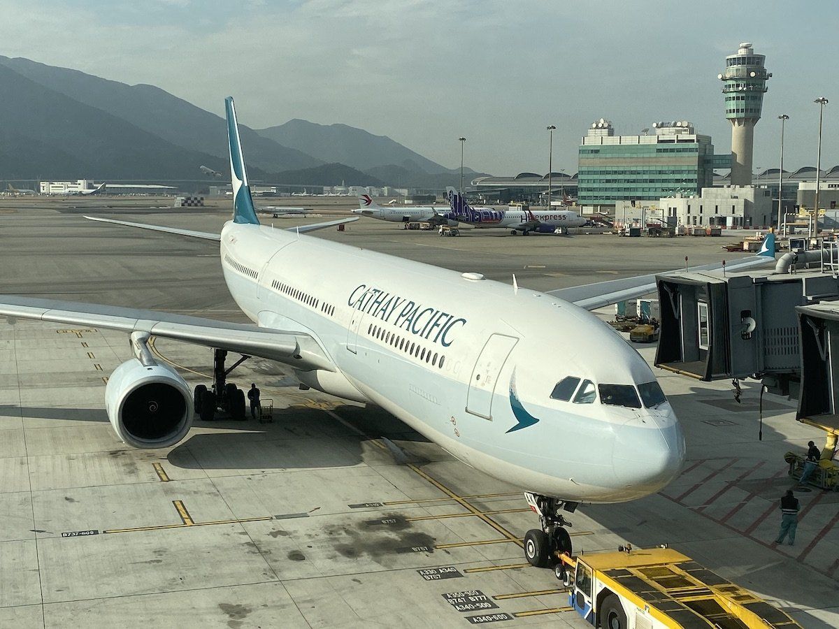 Cathay Pacific To Hire Flight Attendants From Mainland China