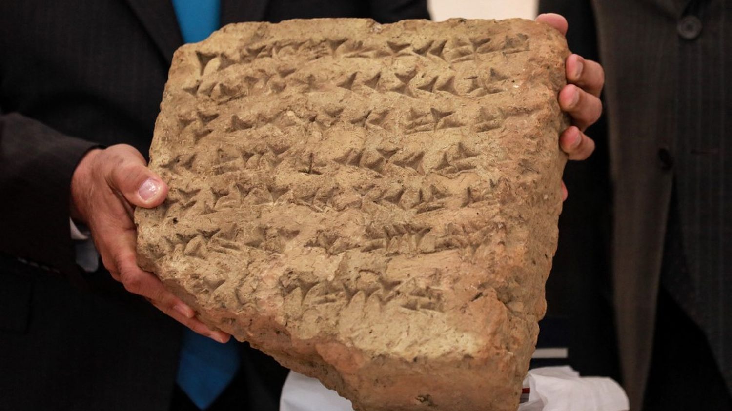 L'Italie restitue à l'Irak une tablette cunéiforme vieille de 2 800 ans