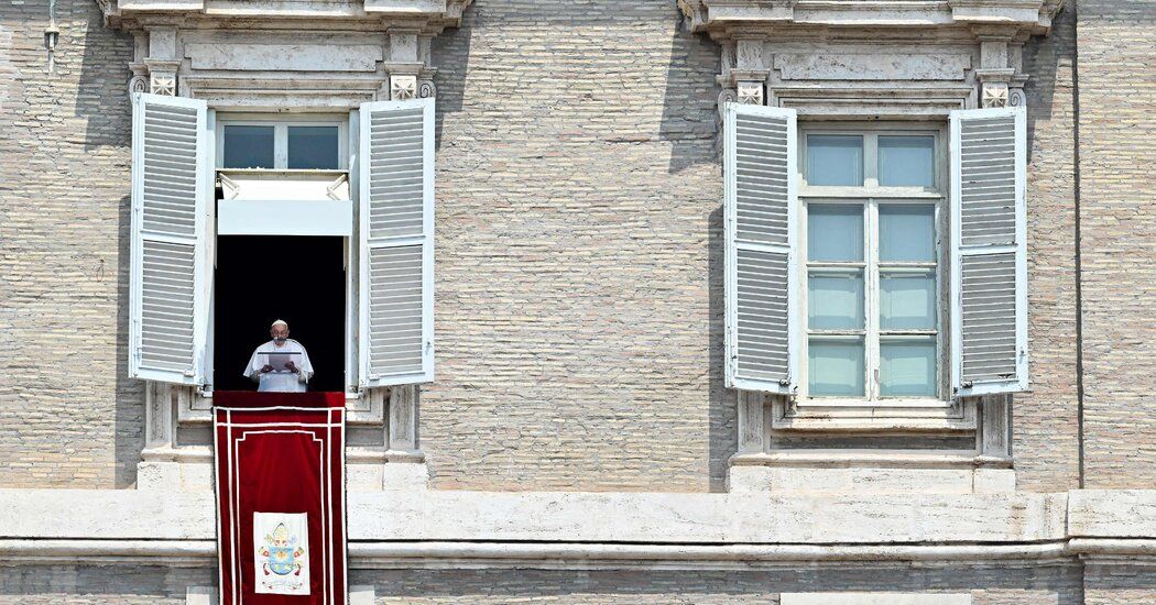 Pope Francis Thanks Well-Wishers for Support During Hospital Stay