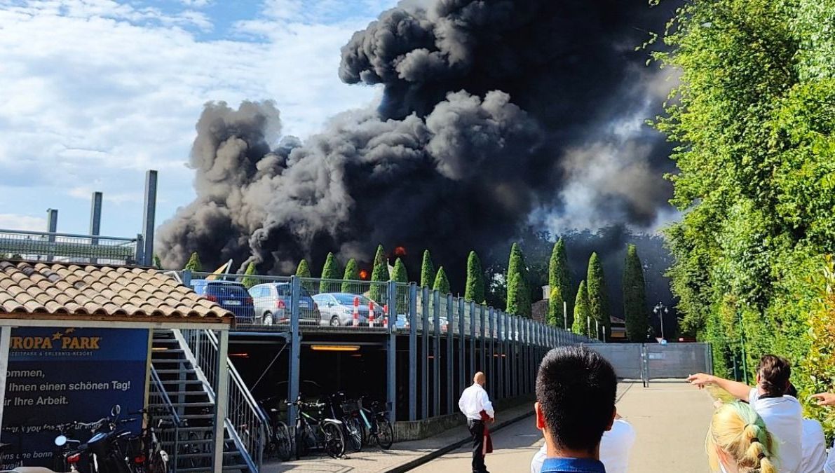 EN IMAGES - Nouvel incendie à Europa-Park, le parc d'attractions allemand évacué