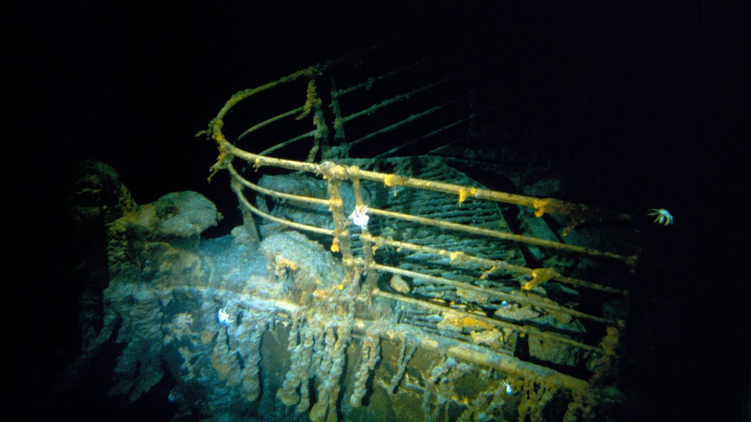 Un petit sous-marin touristique en expédition sur l'épave du "Titanic" porté disparu