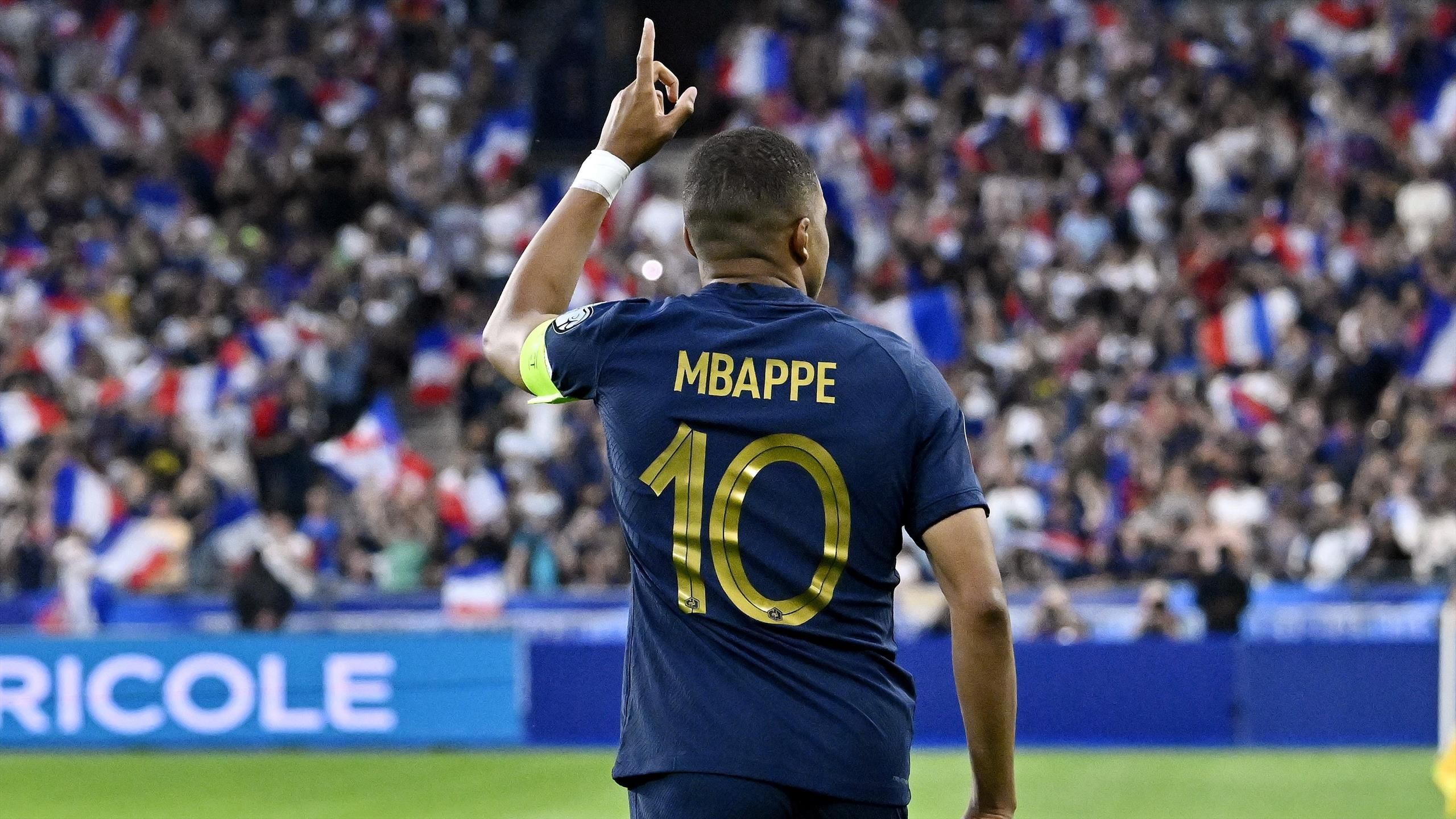 Un 54e but, et voilà Kylian Mbappé seul meilleur buteur français sur une saison devant Just Fontaine