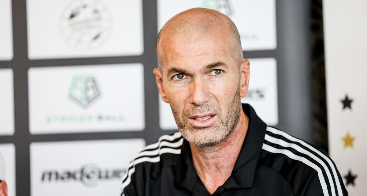 Zidane fond en larmes après avoir été nommé parrain de l'assiocation "Le Point Rose"