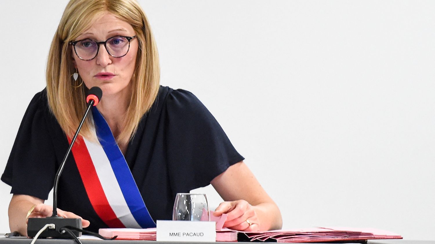 Saint-Brevin : la maire va déposer une quatrième plainte contre les "intimidations" de l'extrême droite