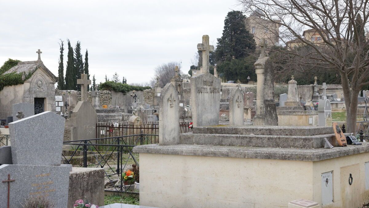 Reims : une octogénaire meurt d’un malaise sur la tombe de son mari