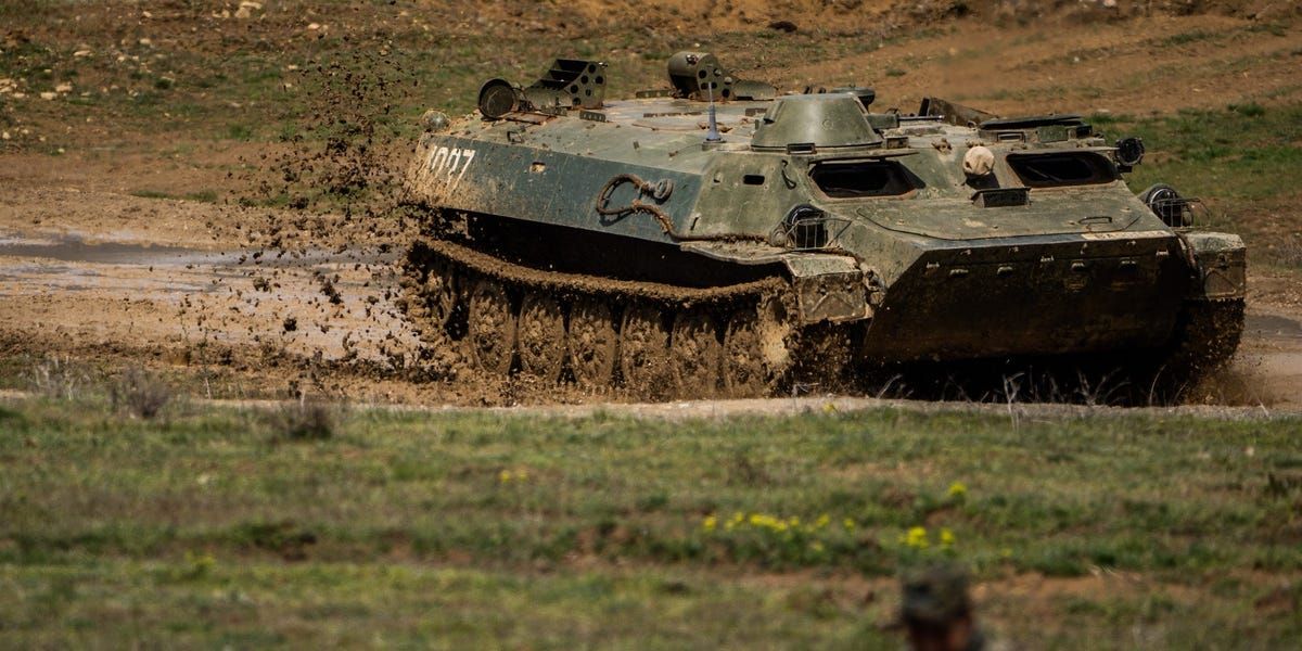 Russian Troops Are Turning Tanks Into Car Bombs Against Ukraine