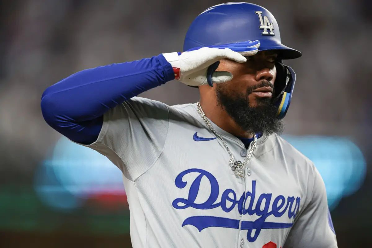 Dave Roberts Compares Teoscar Hernández to Former Dodgers Fan Favorite