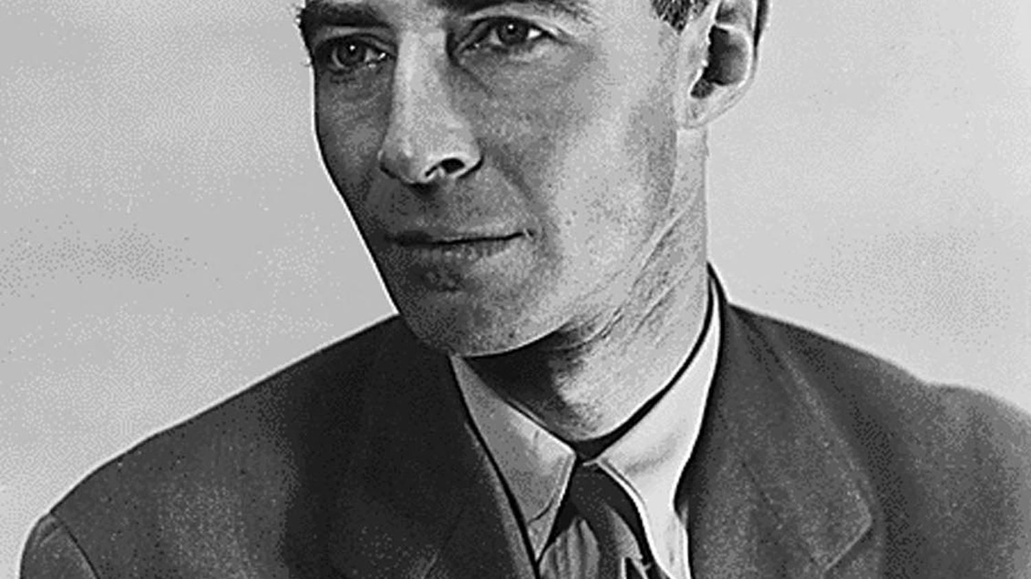 "Oppenheimer" de Christopher Nolan : qui était vraiment Robert Oppenheimer, le père de la bombe atomique ?