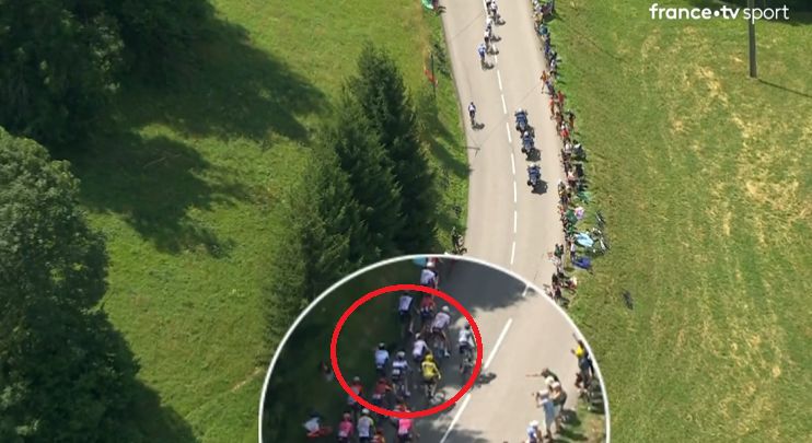 Tour de France : en vidéo, la chute de Tadej Pogacar, 2e au classement général, au début de la 17e étape