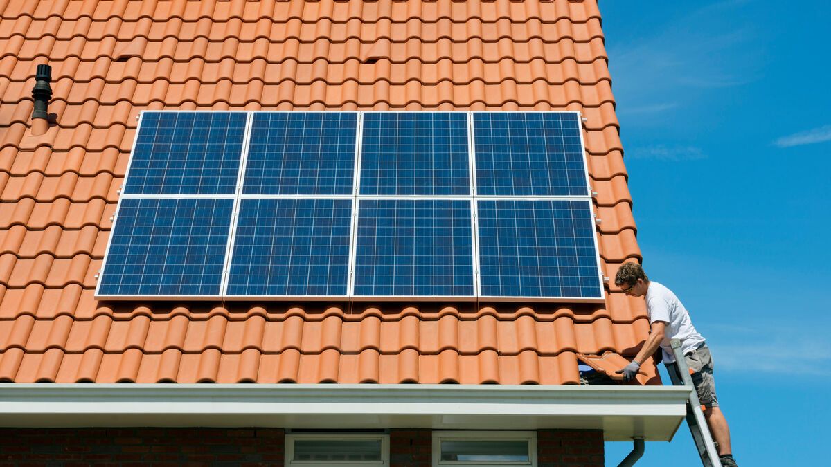 Hausse de 10 % des prix de l’électricité : " Heureusement que j’ai mes panneaux solaires "