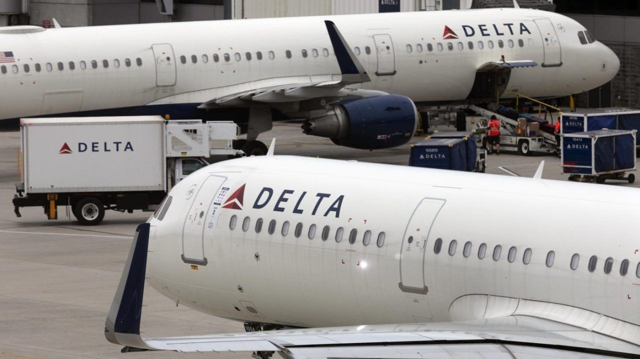 Delta flight canceled after passengers suffer heat illnesses amid triple-digit temps in Las Vegas