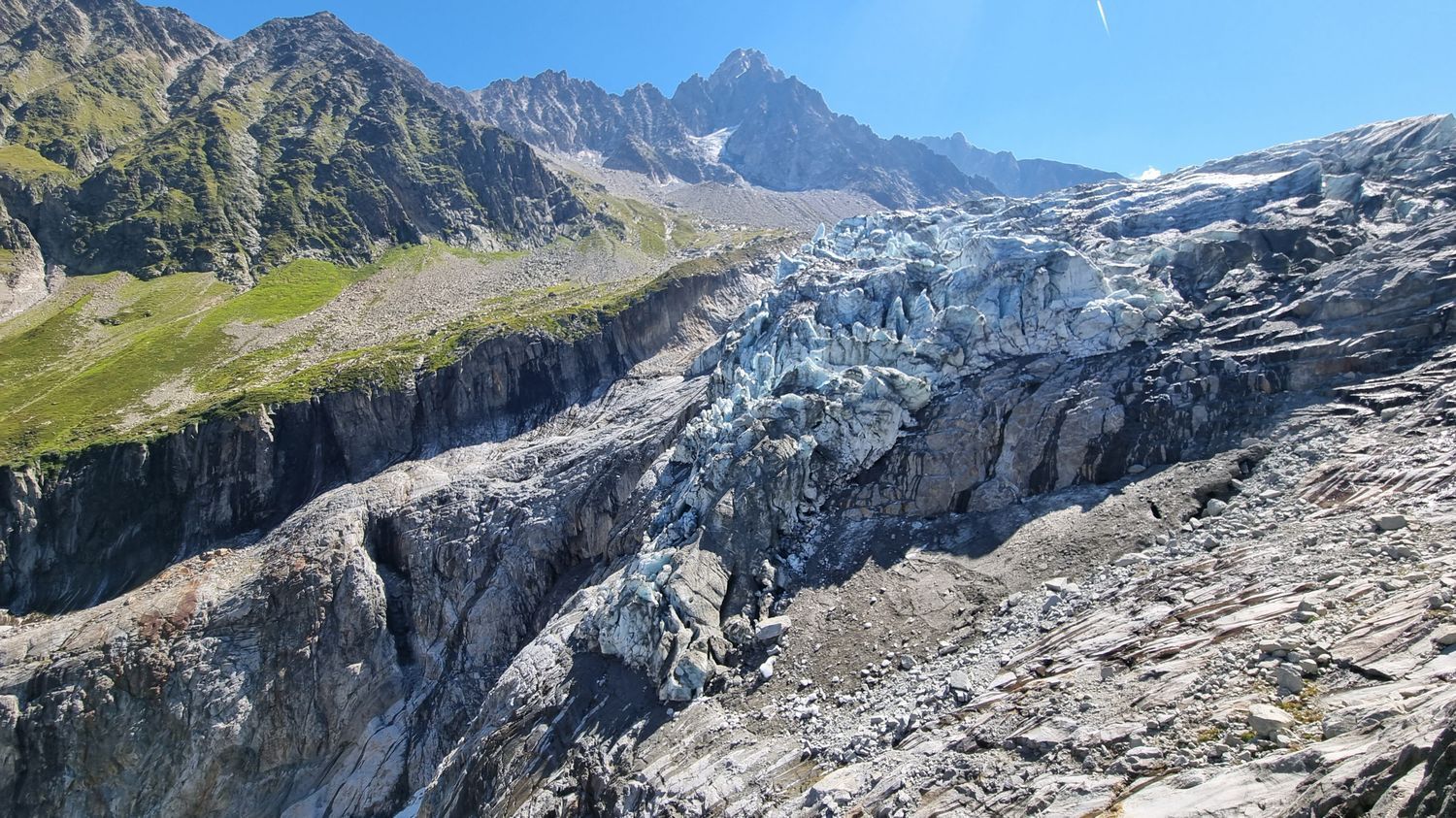 Réchauffement climatique : "Ce qui est surprenant, c'est que les gens soient toujours dans le déni ou surpris", déplore un glaciologue