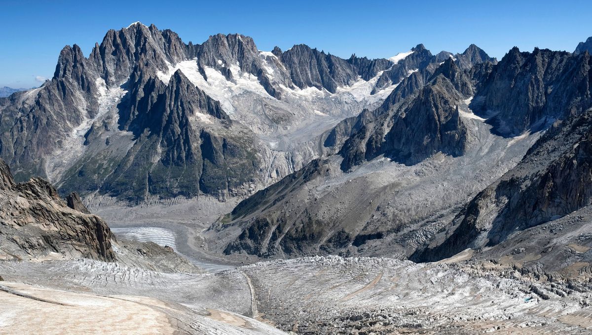 Plus de 35°C en montagne : dans les Alpes, "les glaciers sont déjà condamnés"