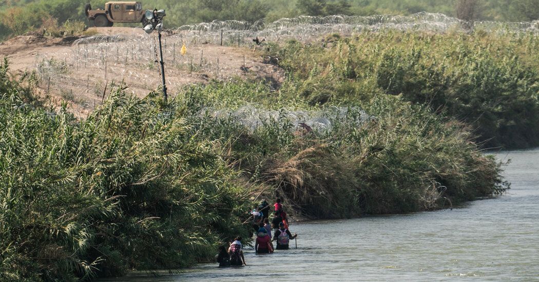 Texas’ Harsh New Border Tactics Are Injuring Migrants