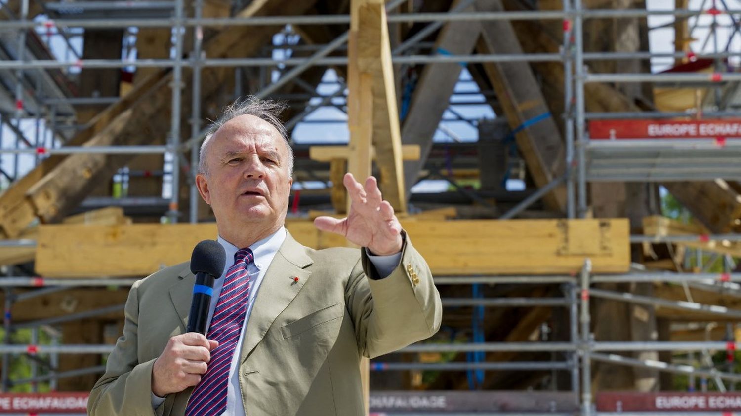 Mort du général Jean-Louis Georgelin : hommage unanime à "un chef inconstestable" sur le chantier de la "renaissance" de Notre-Dame