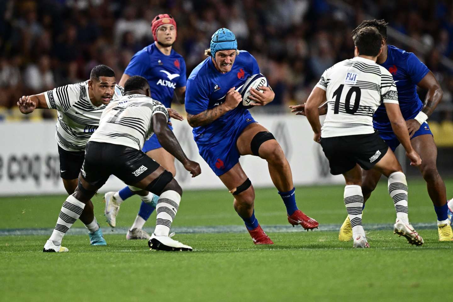 Rugby : robuste et sérieux, le XV de France remporte une nette victoire face aux Fidji