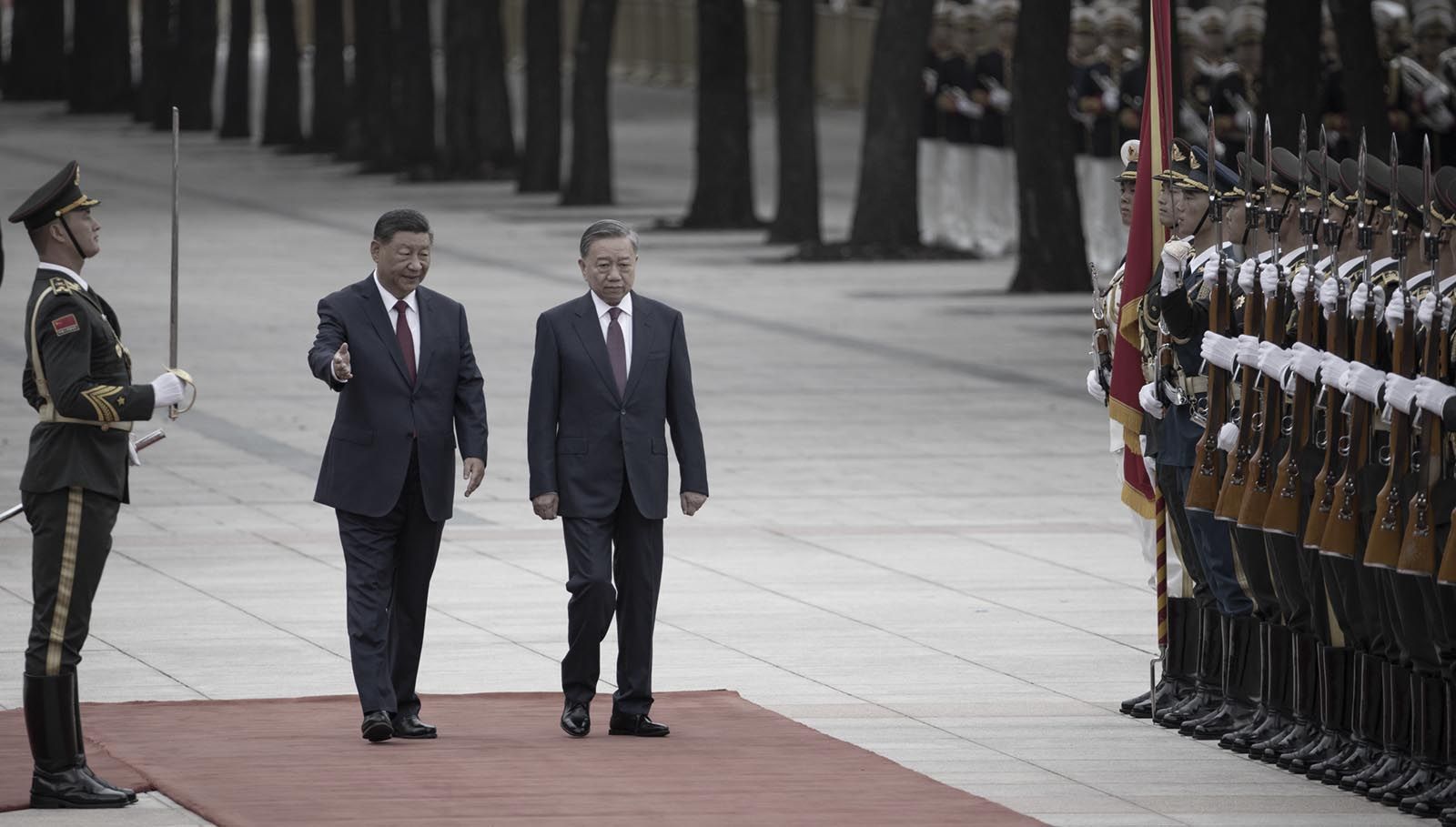 习近平神隐21天首度露面 央视直播镜头引关注