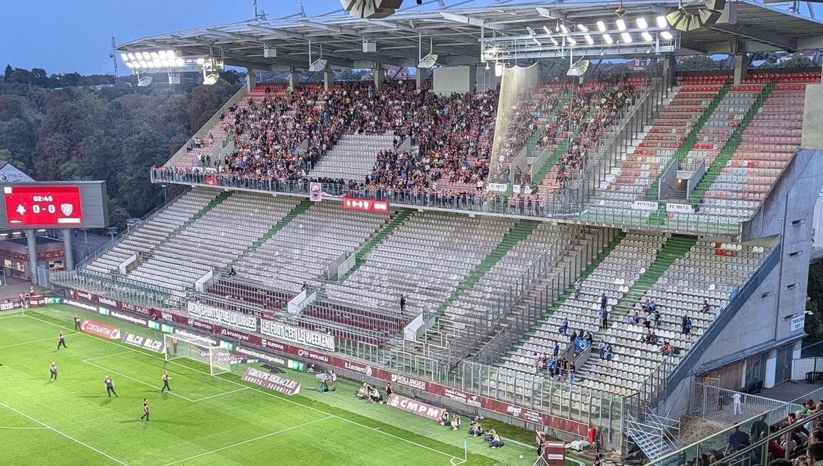 FC Metz : Le match interrompu dès le coup d'envoi par les supporters pour dénoncer la programmation des matchs