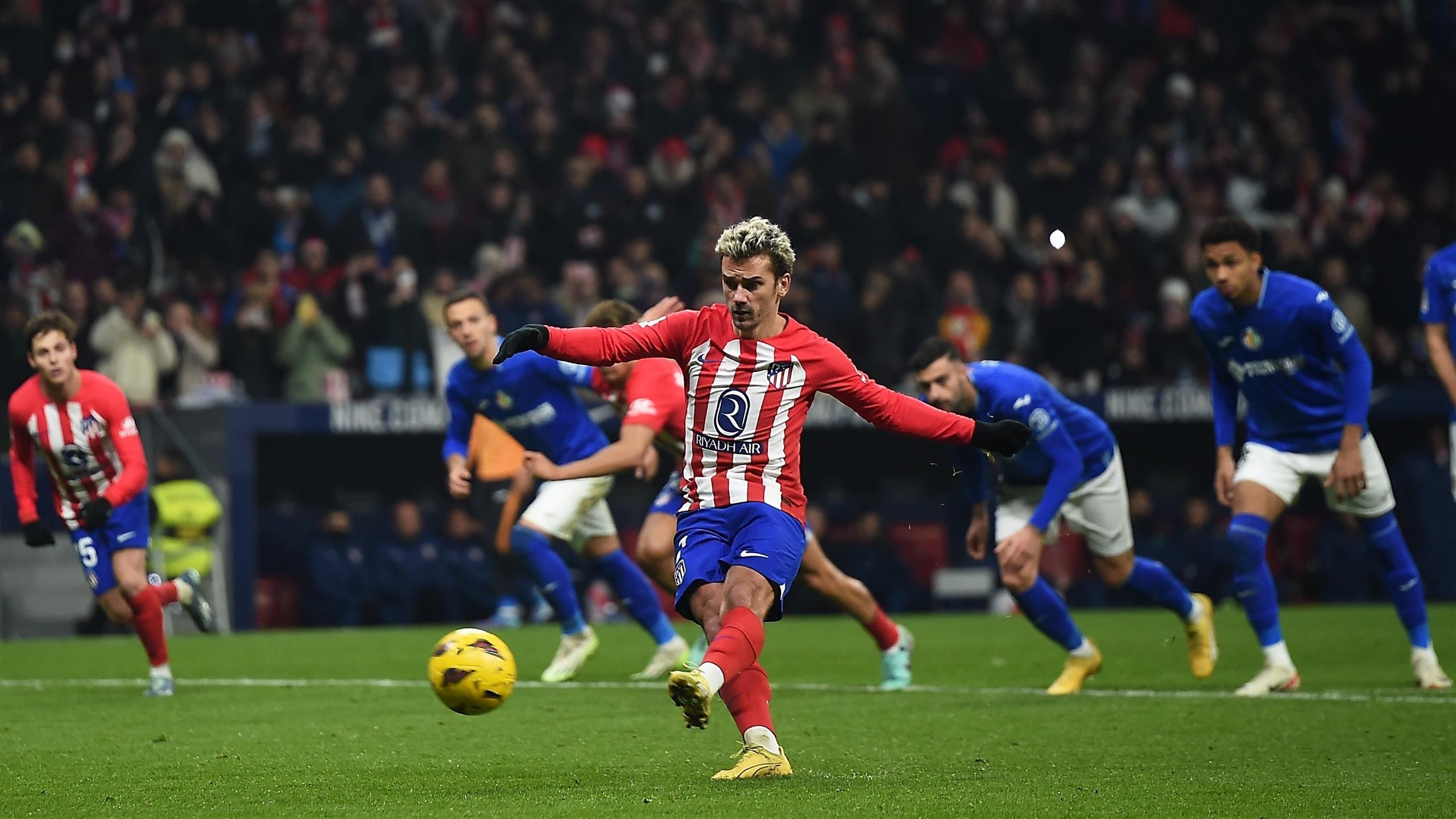 Liga | Antoine Griezmann un peu plus dans la légende, l'Atlético domine Getafe (3-3)