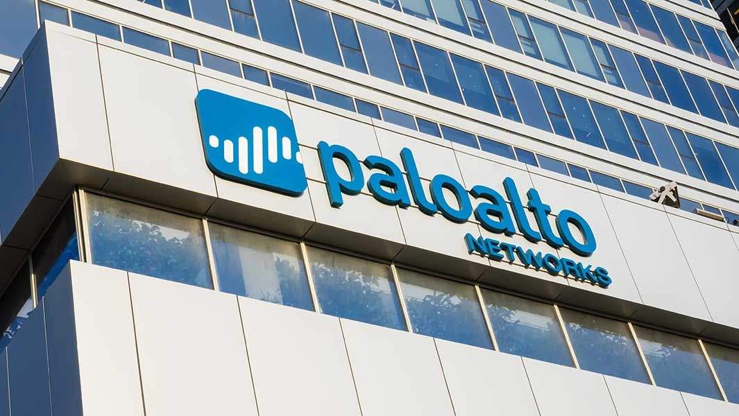 Palo Alto Earnings Top Views; Shares Tumble On Weak Guidance