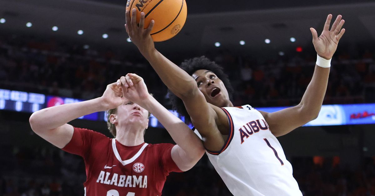 The Grass Is Always Greener: Alabama nabs Auburn Point Guard Aden Holloway from the Transfer Portal