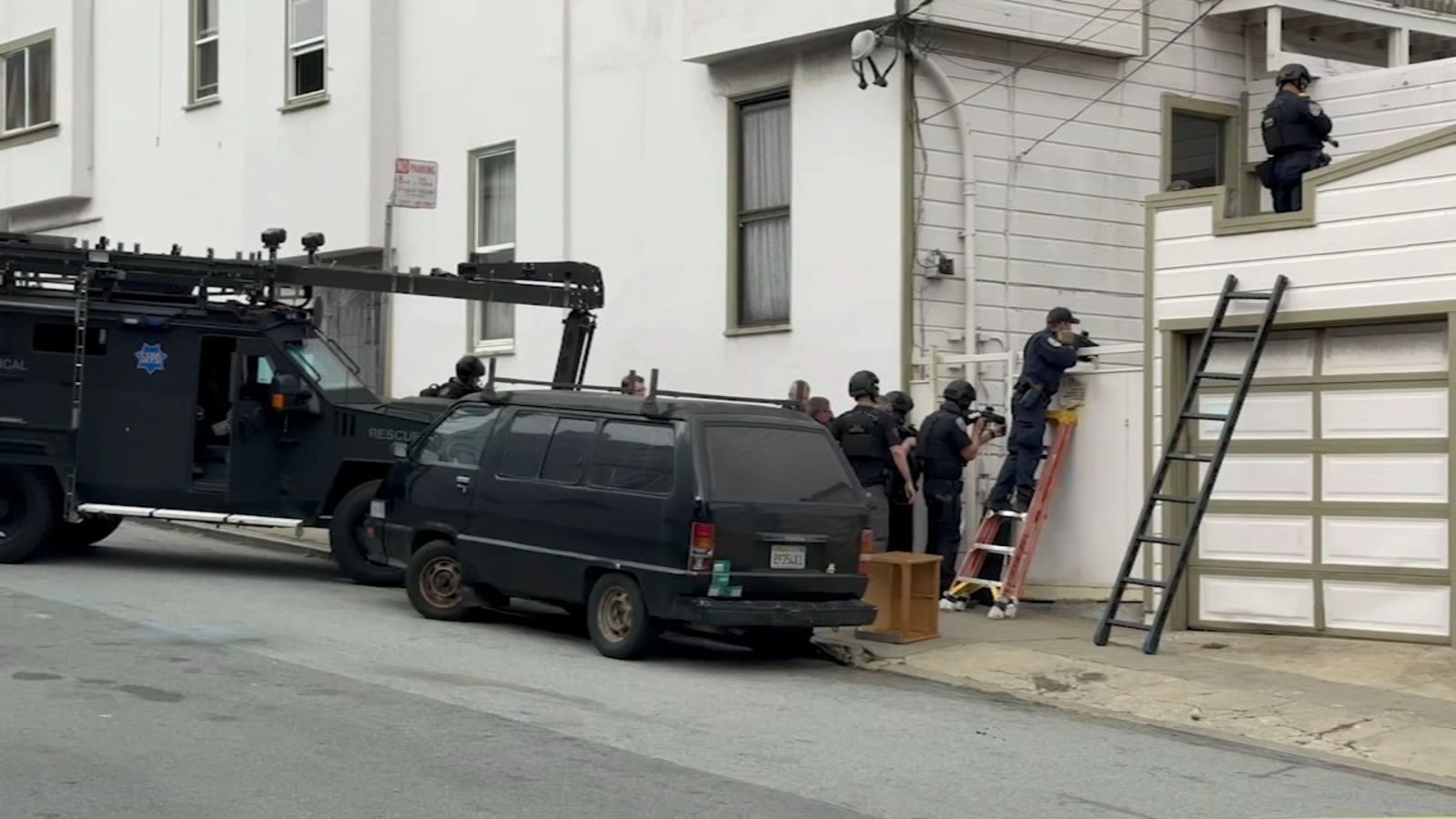 SFPD: Police shoot, kill armed burglary suspect following standoff in Glen Park neighborhood