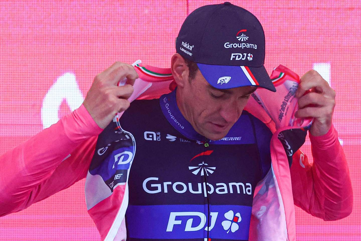 Tour d’Italie : le Français Bruno Armirail, nouveau maillot rose