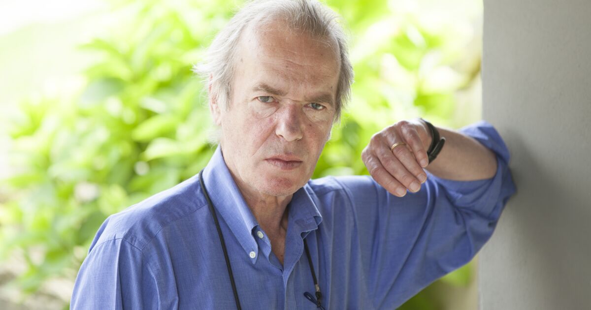 Martin Amis, acclaimed British novelist, dies at 73