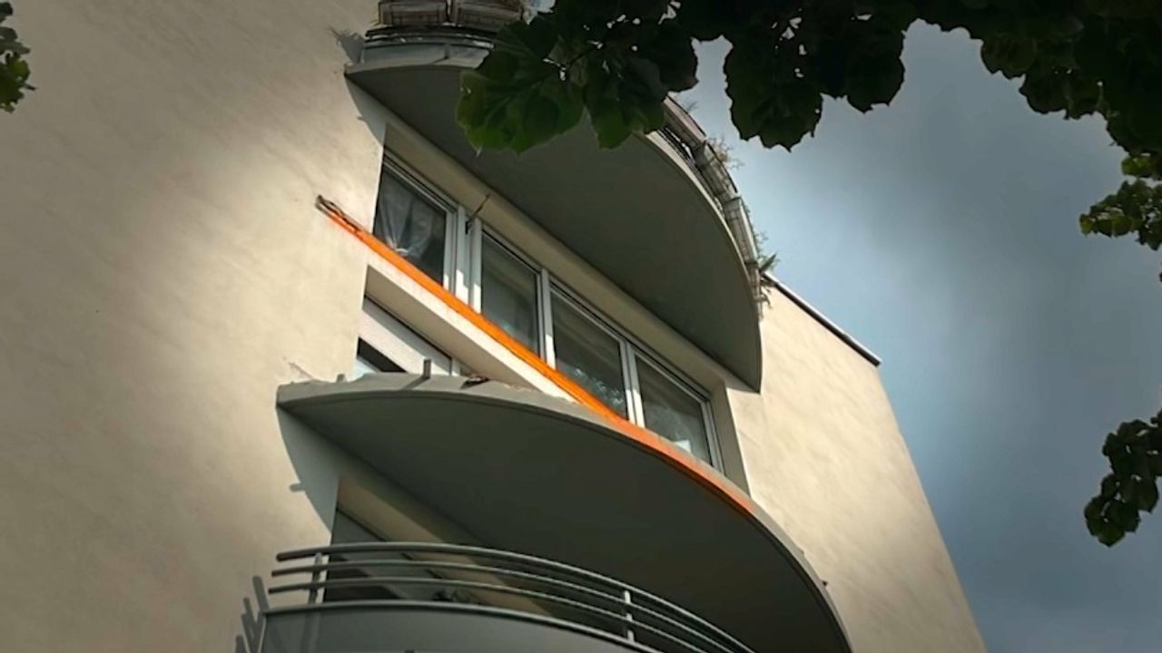 VIDÉO - Balcon effondré à Paris : que s'est-il passé ?