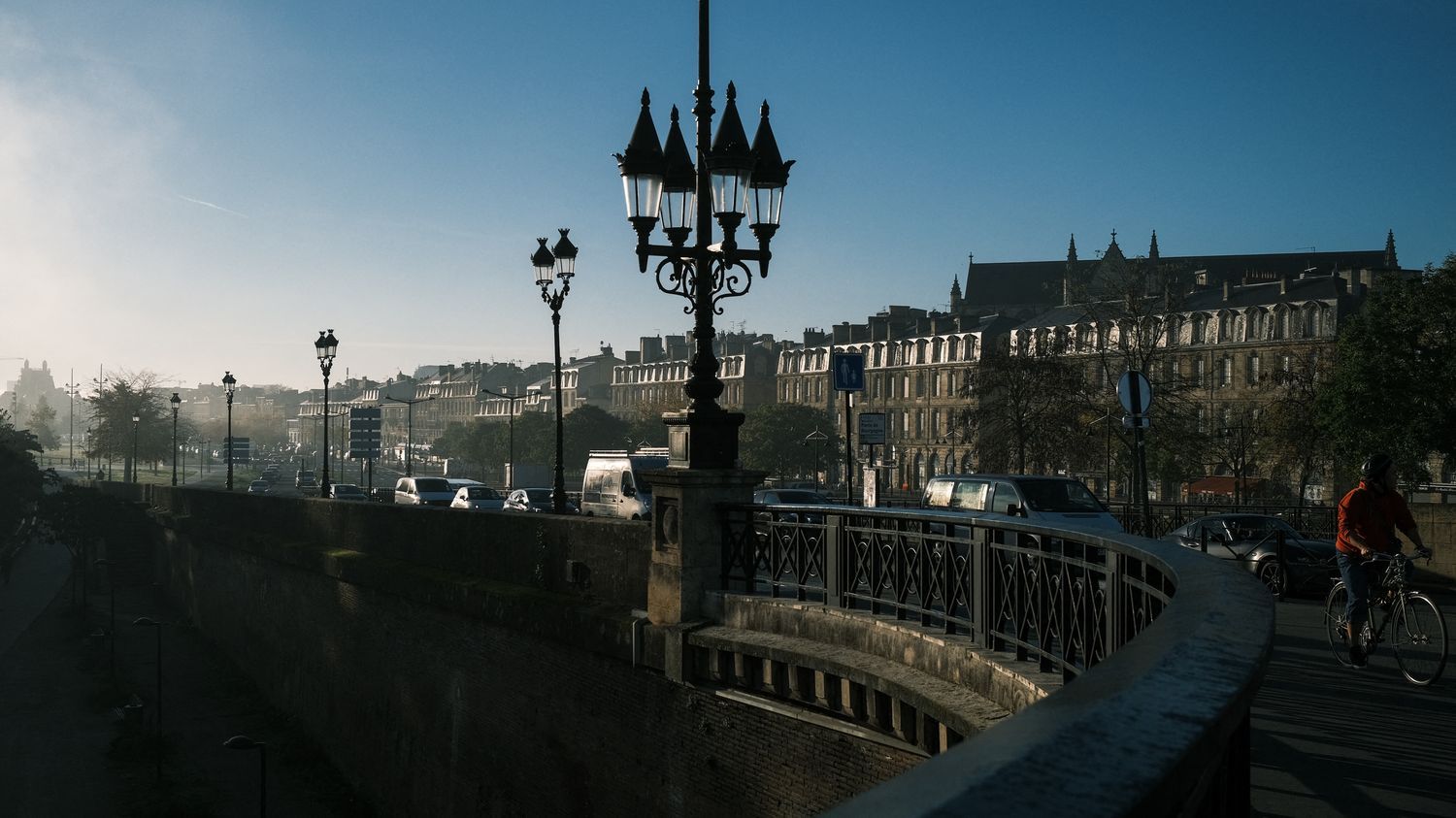 Bordeaux : une femme âgée et sa petite-fille violemment agressées