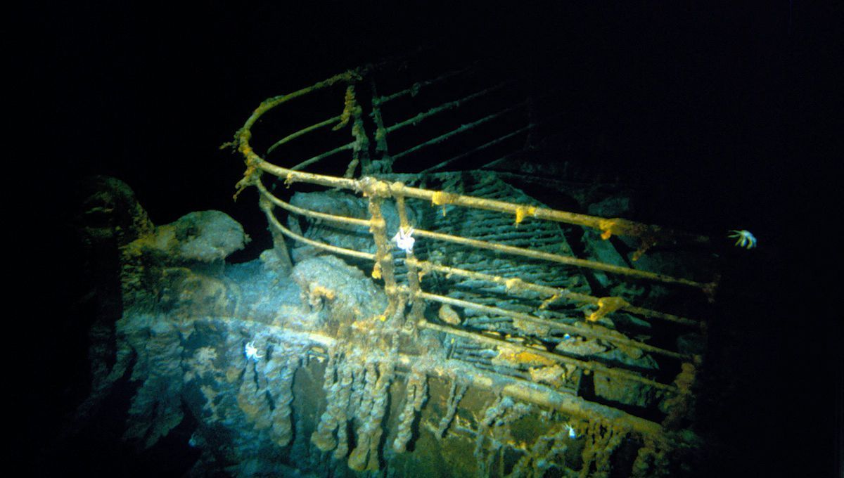 Titanic : un petit sous-marin et ses cinq passagers portés disparus pendant leur plongée vers l'épave