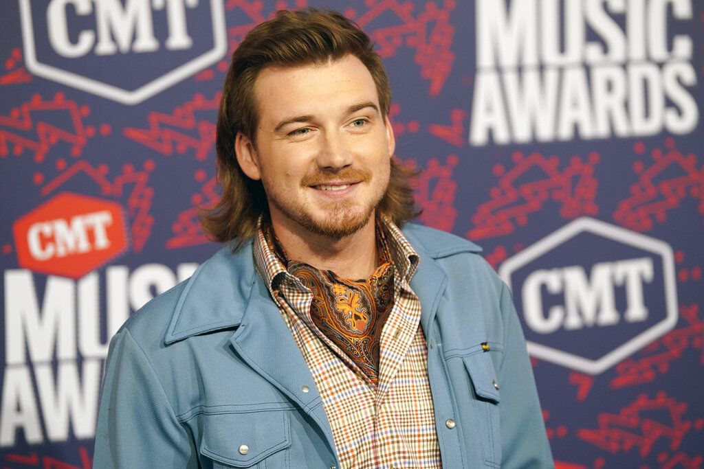 Morgan Wallen son bitten by dog