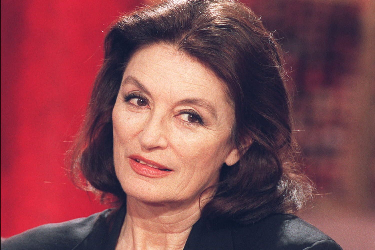 Ce parfum peu connu sera éternellement associé à Anouk Aimée et on peut encore l'acheter