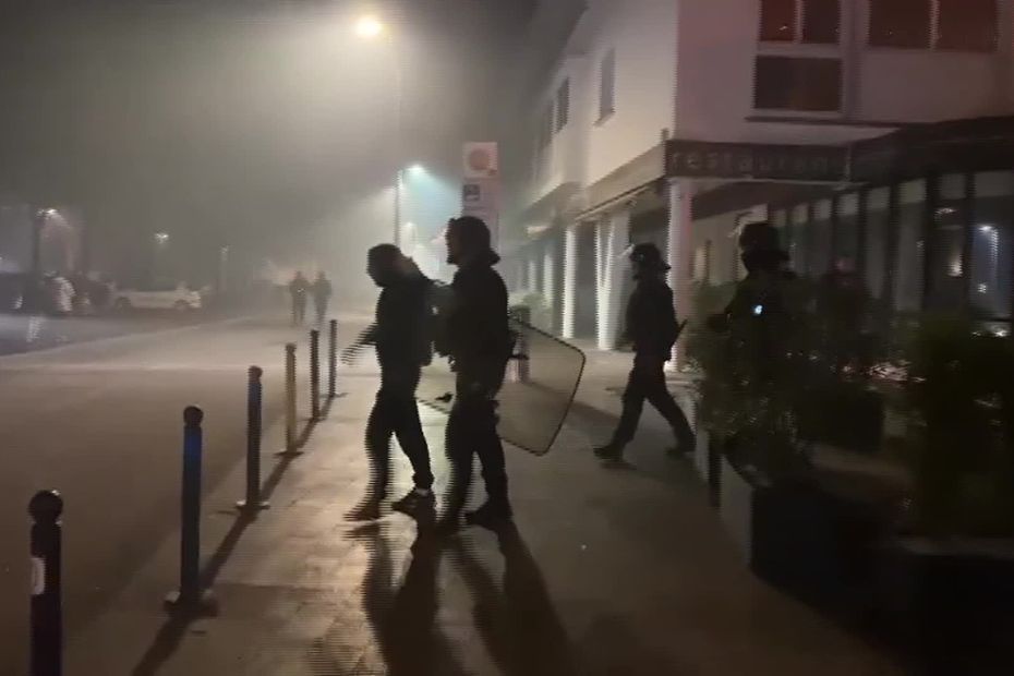 Violences urbaines à Lorient. Gérald Darmanin reconnait que des militaires "ont prêté main-forte" aux forces de l'ordre