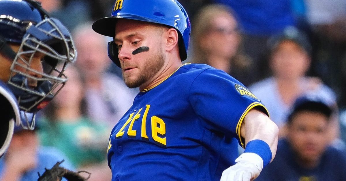 Mariners’ Jarred Kelenic goes on IL after kicking water cooler and fracturing foot