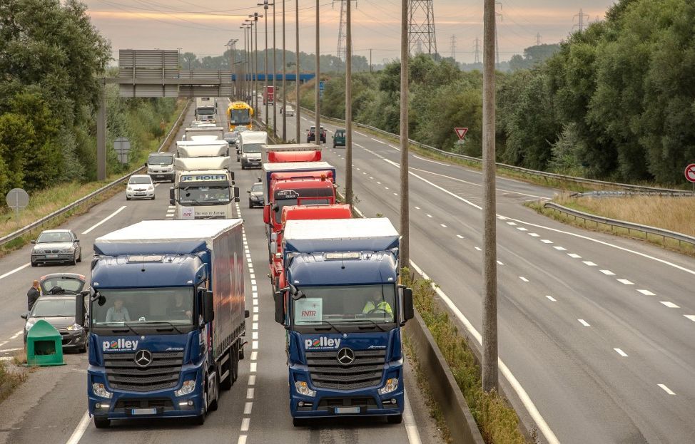 Vinci va tester les autoroutes électriques où l'on recharge en roulant