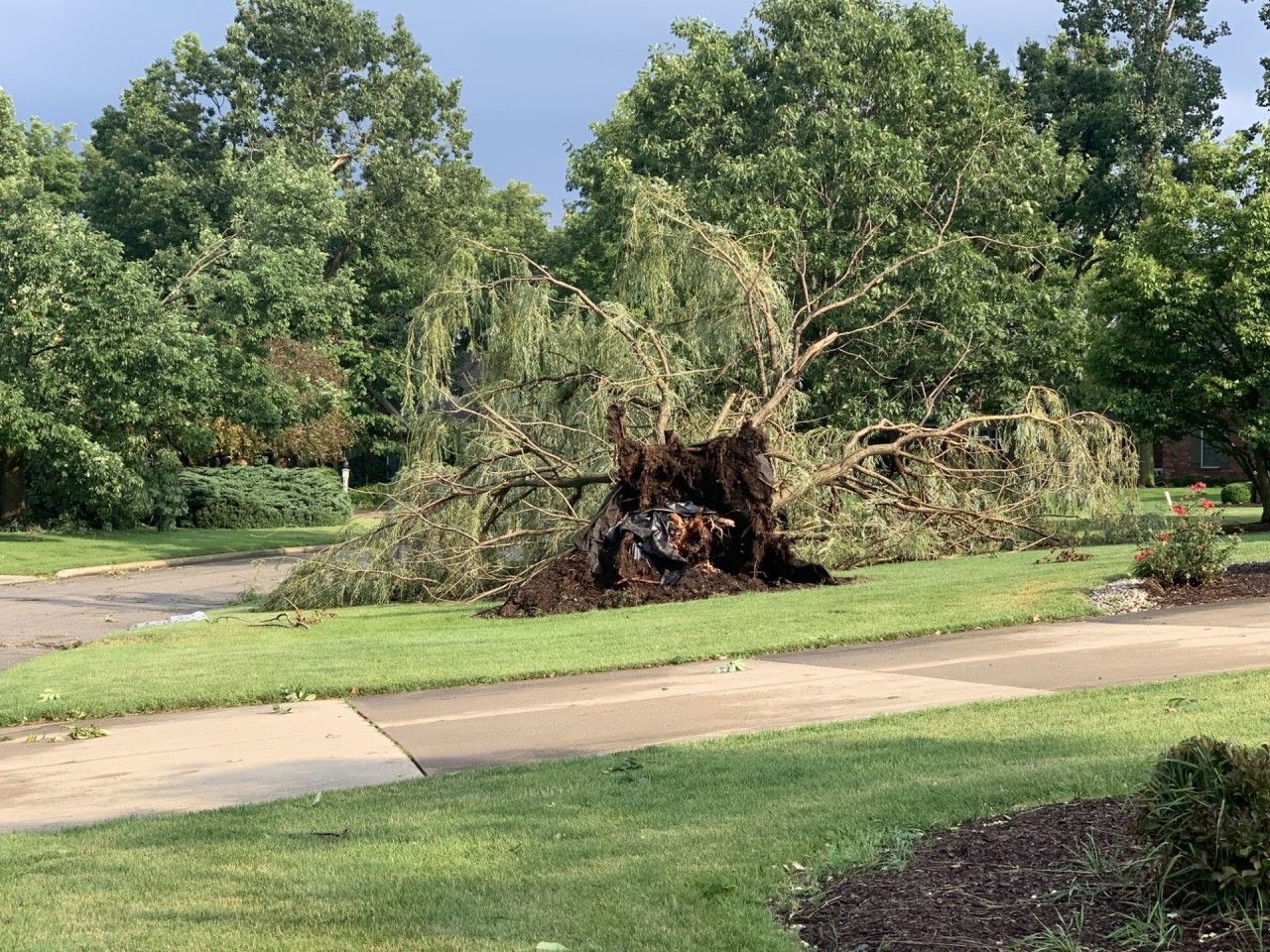 Thousands in Fort Wayne without power as storms roll through area