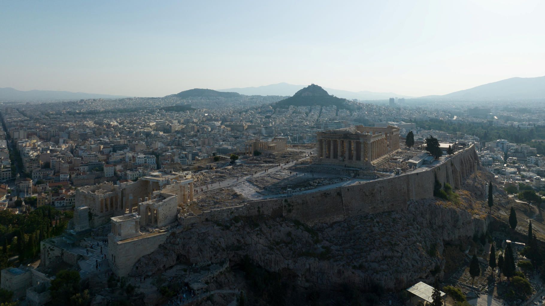 Face à la canicule, la Grèce annonce la fermeture de ses sites archéologiques, dont l’Acropole d’Athènes