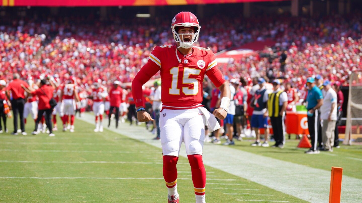 Kevin Stefanski: Patrick Mahomes is changing football like Steph Curry changed basketball