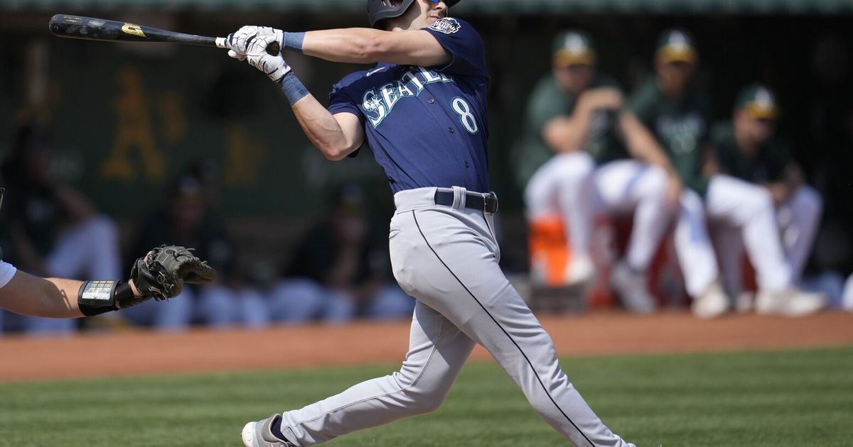 Mariners keep pace in AL West with sweep of A’s