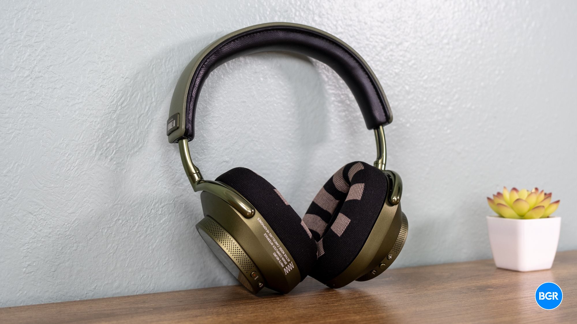 Master & Dynamic MW75 Neuro: Headphones that read your mind