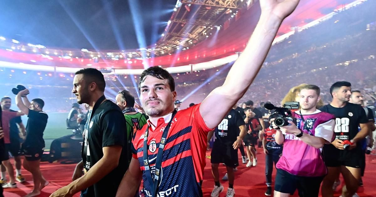 Nuit du Rugby : élu meilleur joueur du Top 14, Antoine Dupont rafle (encore) la mise