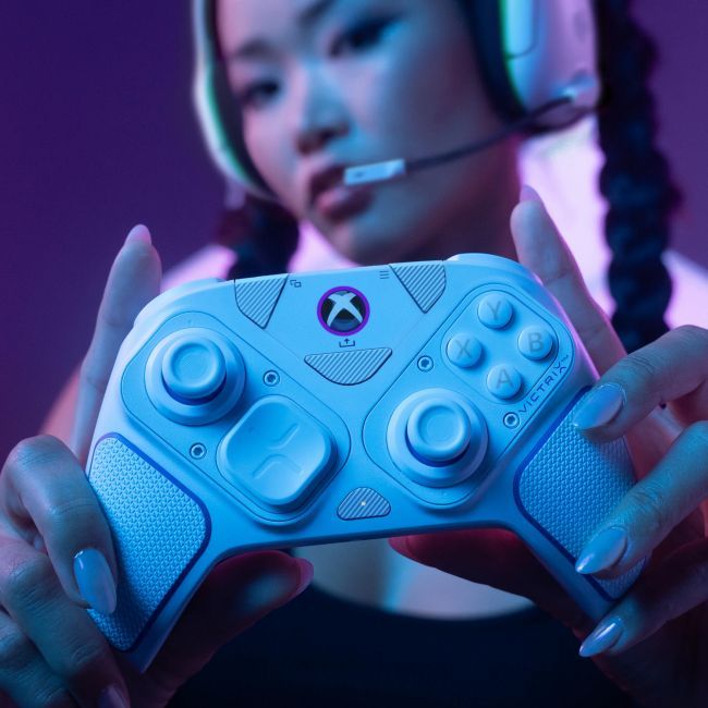 Victrix 為 Xbox 推出流行的 Pro 控制器，提供 PS5 佈局