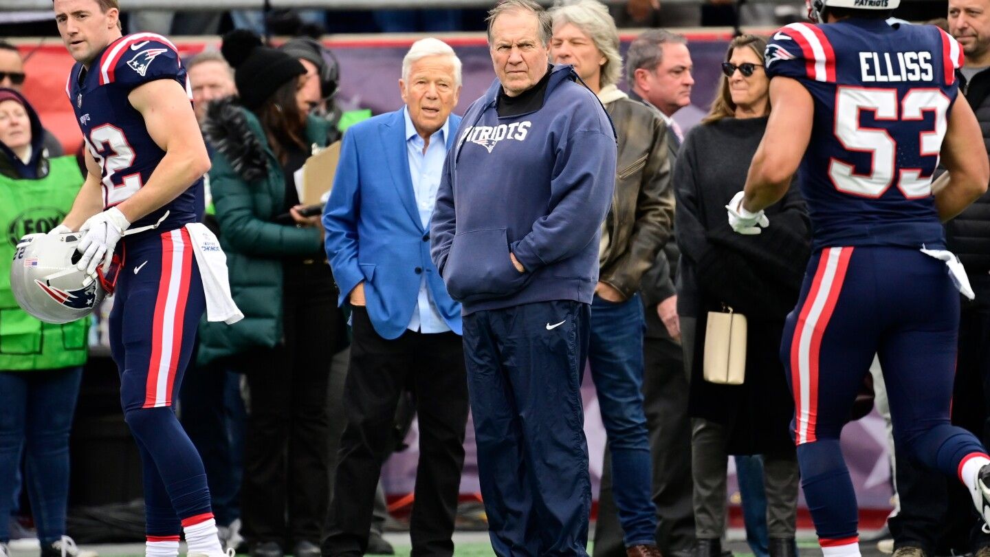 Report: Patriots might be trying to set up a "bidding war" for Bill Belichick