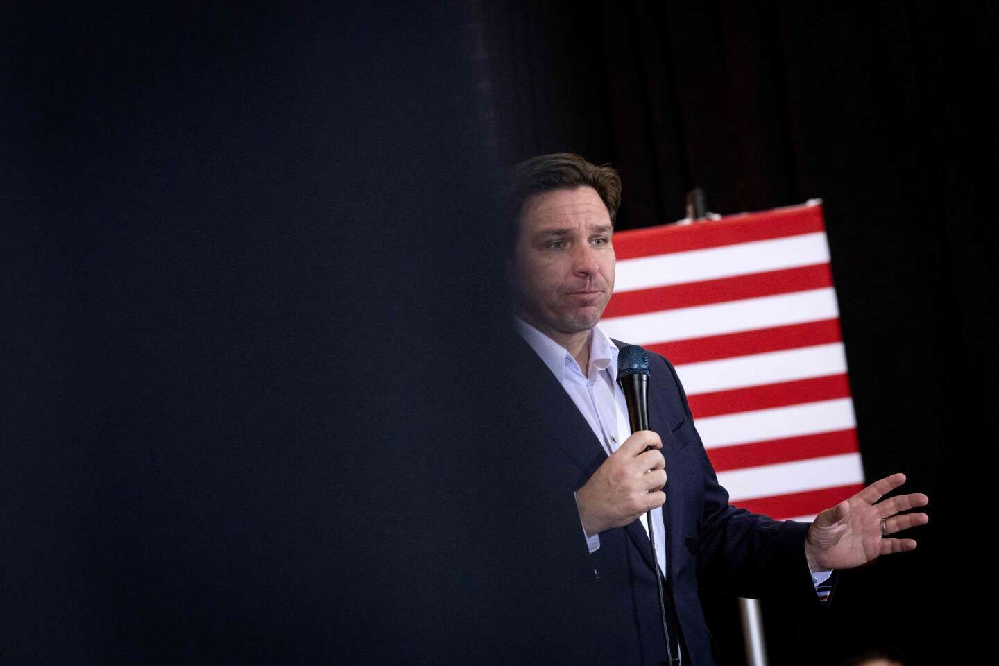 Présidentielle américaine : Ron DeSantis se retire de la course à l’investiture républicaine et annonce qu’il soutiendra Donald Trump