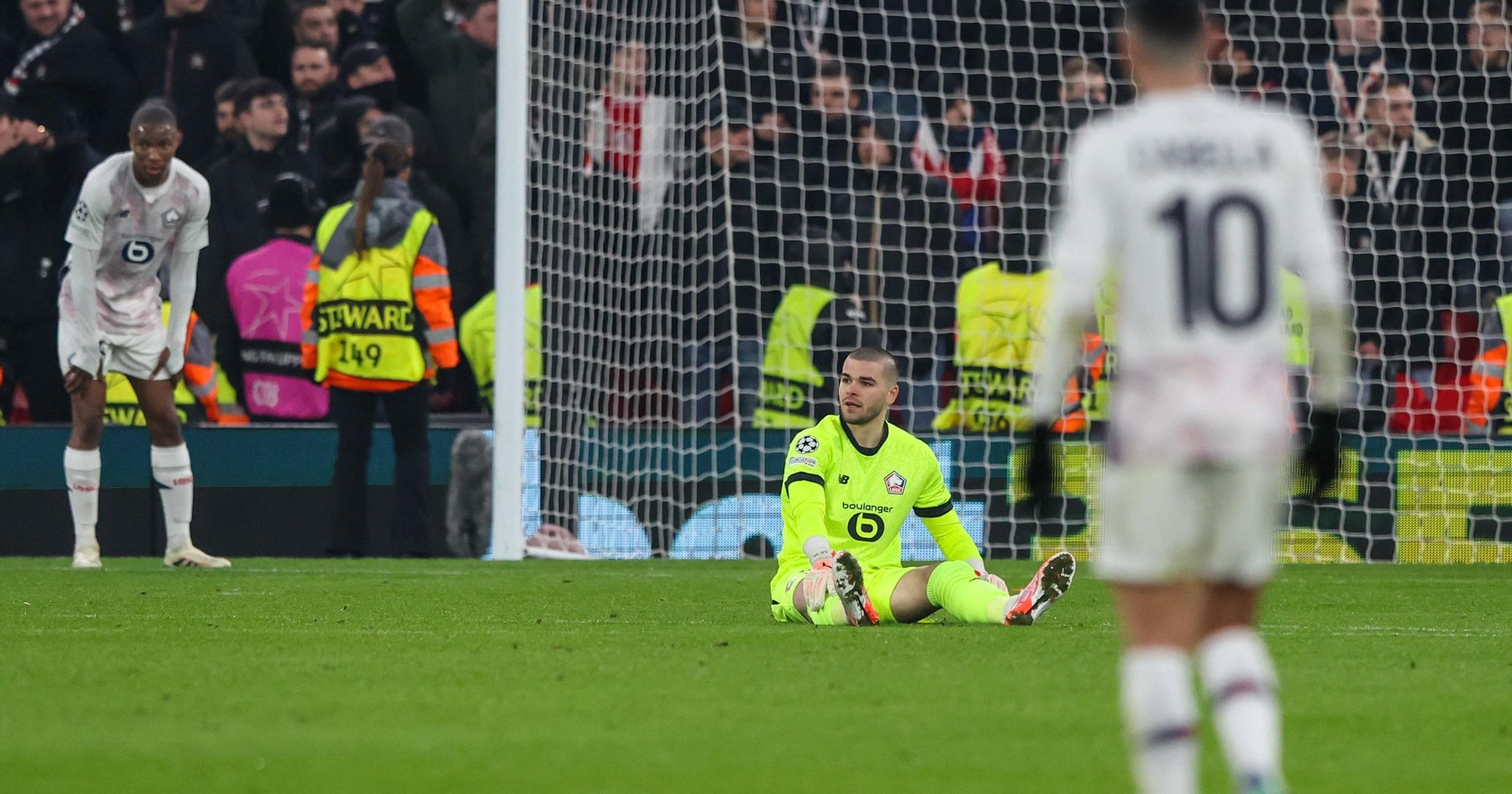 Lille tombe sans rougir à Liverpool (2-1) à 10 contre 11, le LOSC encore dans la course au Top 8