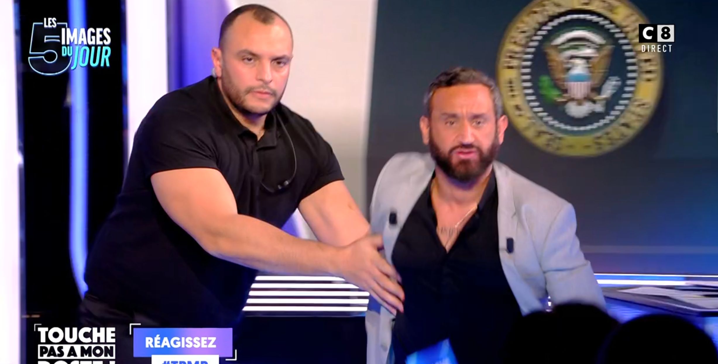 "TPMP" : un homme fait irruption sur le plateau, Cyril Hanouna prêt à en découdre