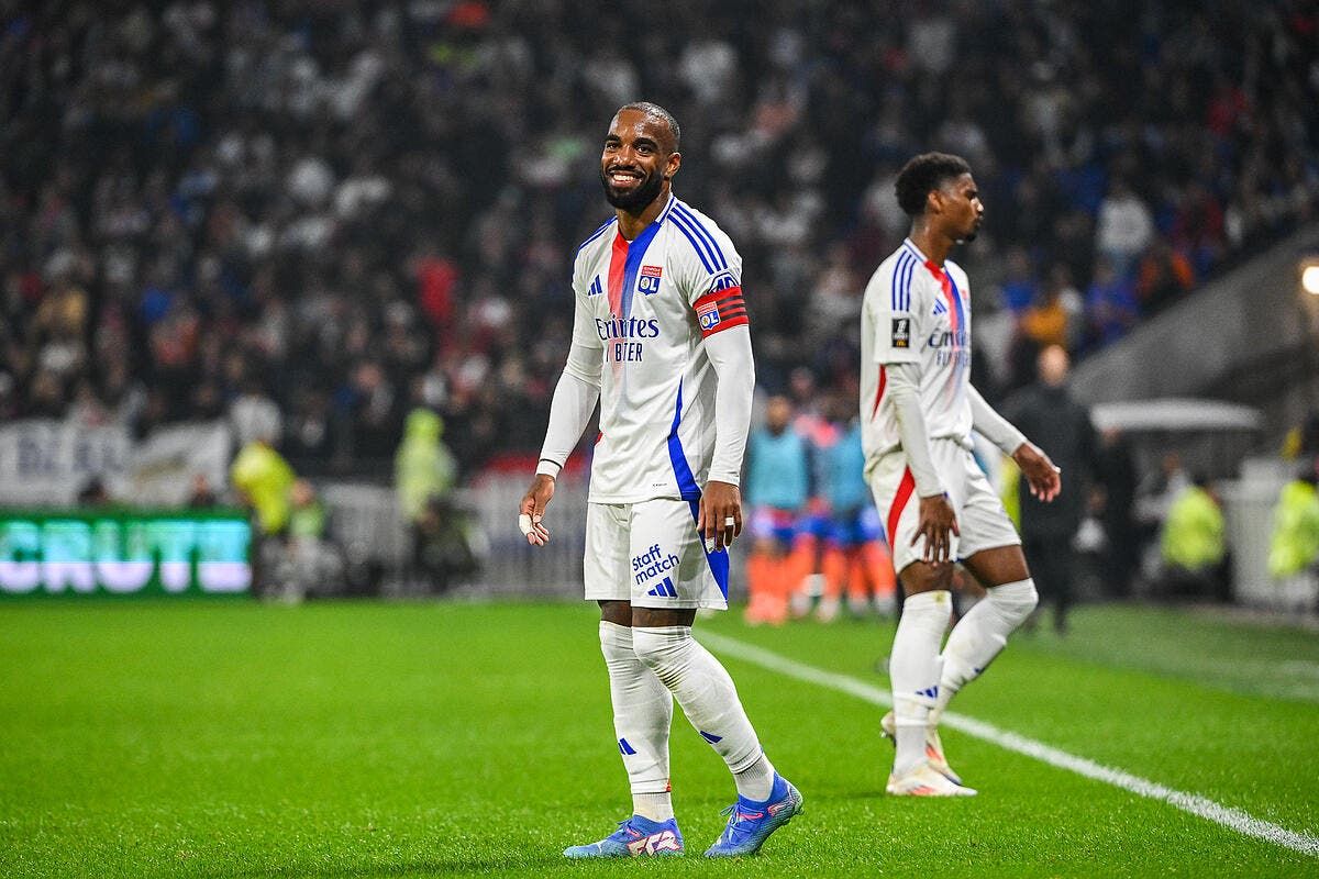 Lacazette sur le départ, l’OL lui fait une promesse